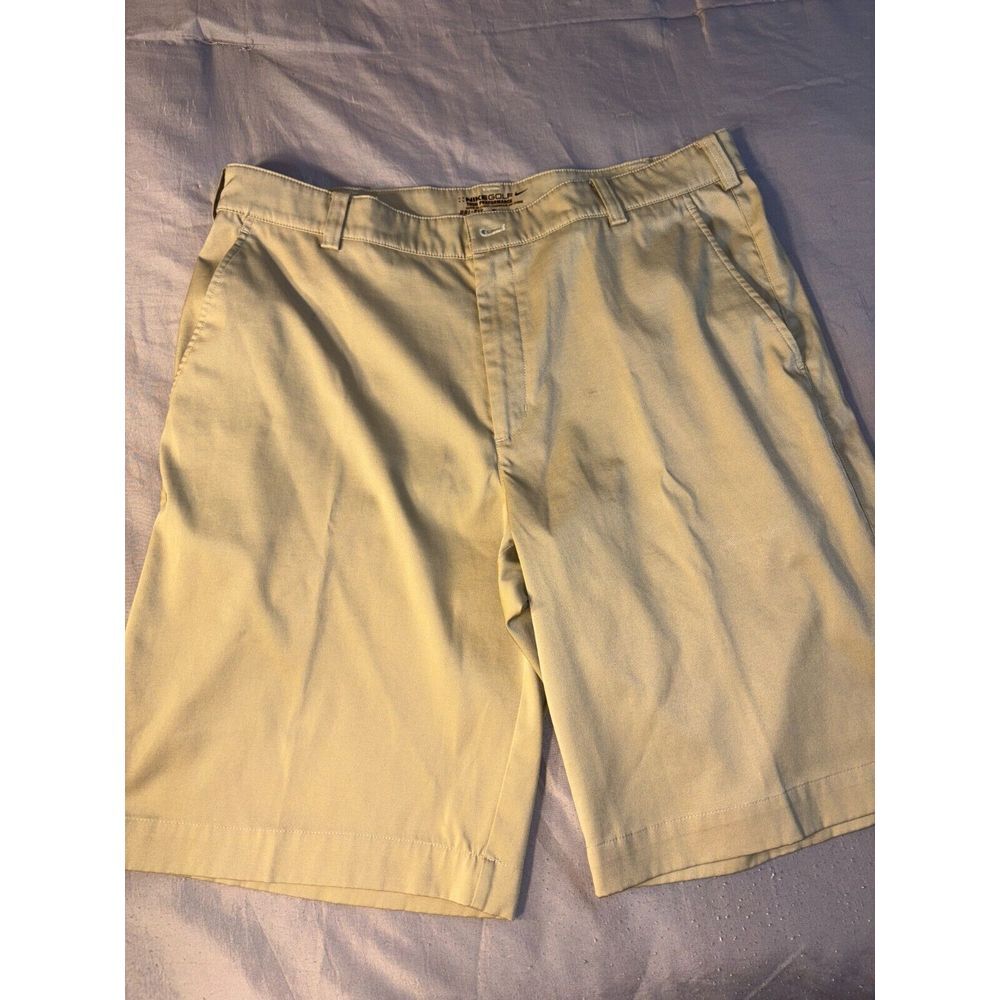 Nike Golf Chino Shorts Men's Size 34‎ Khaki Pockets Tour Performance Regular Fit